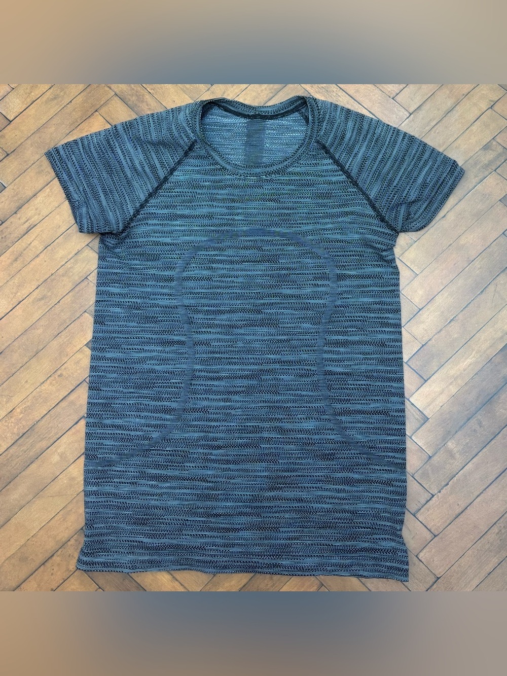 Lululemon Swiftly Tech Short Sleeve Shirt Wee Are From Space Graphite Grey Sz 10